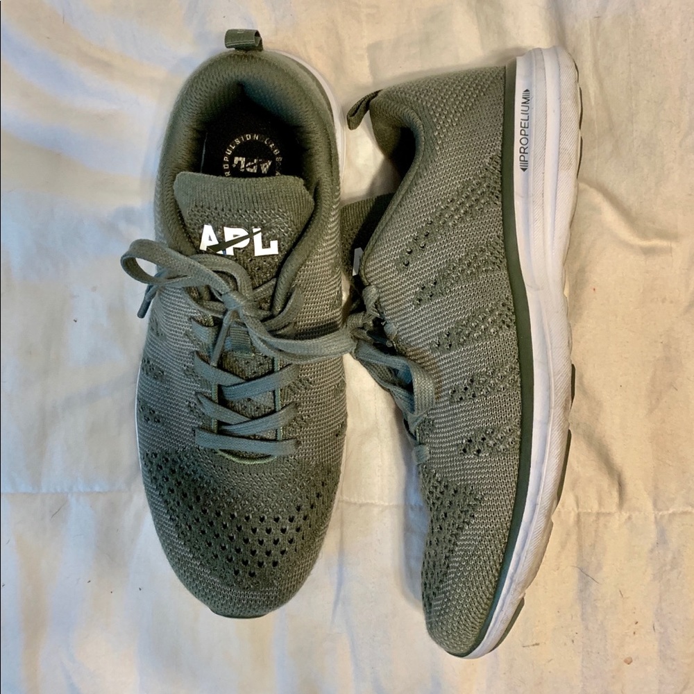 APL Sneakers | Women’s Techloom Pro Size 8.5